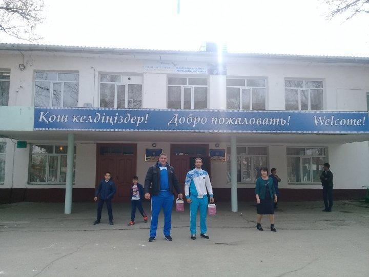 Атақты мектеп түлектерімен кездесу