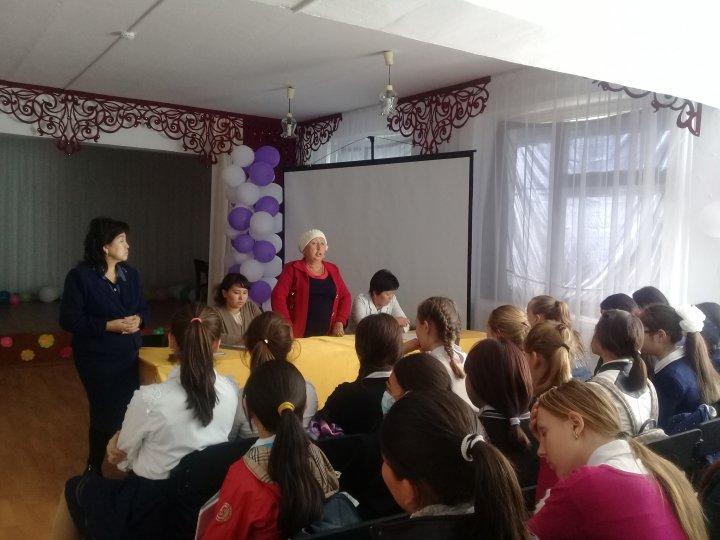 "Қыз  әдебі"  қыздармен өткізілген жиналыс
