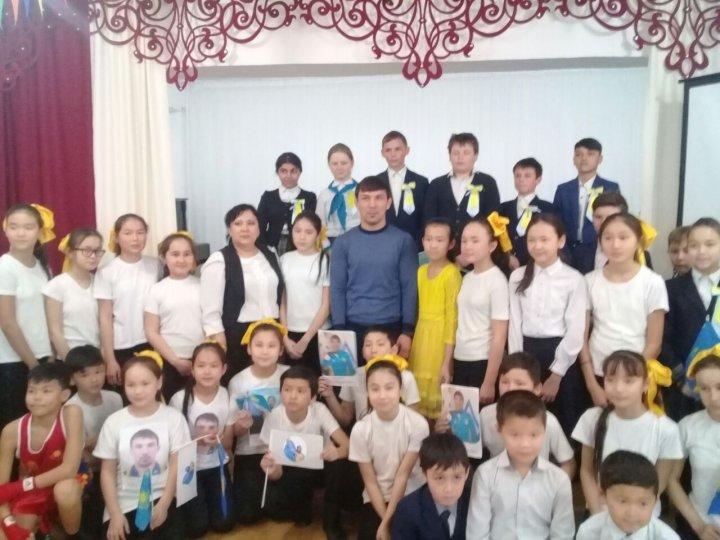 "100 жаңа жоба есім"і Ақжүрек Таңатаровпен кездесу 