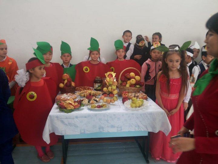 "Күз береке" байқауы 2-4 сыныптар арасында өткізілді.