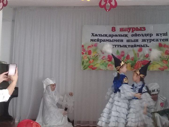Ә.Молдағұлова атындағы №28 орта мектебінде 8 март мерекесіне орай  өткізілген "Әжелер байқауы"